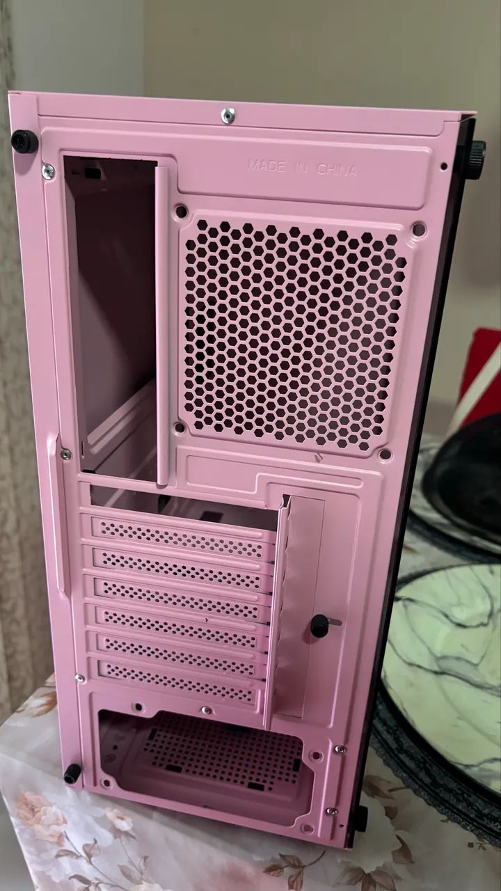 Gabinete rosa Mid tower