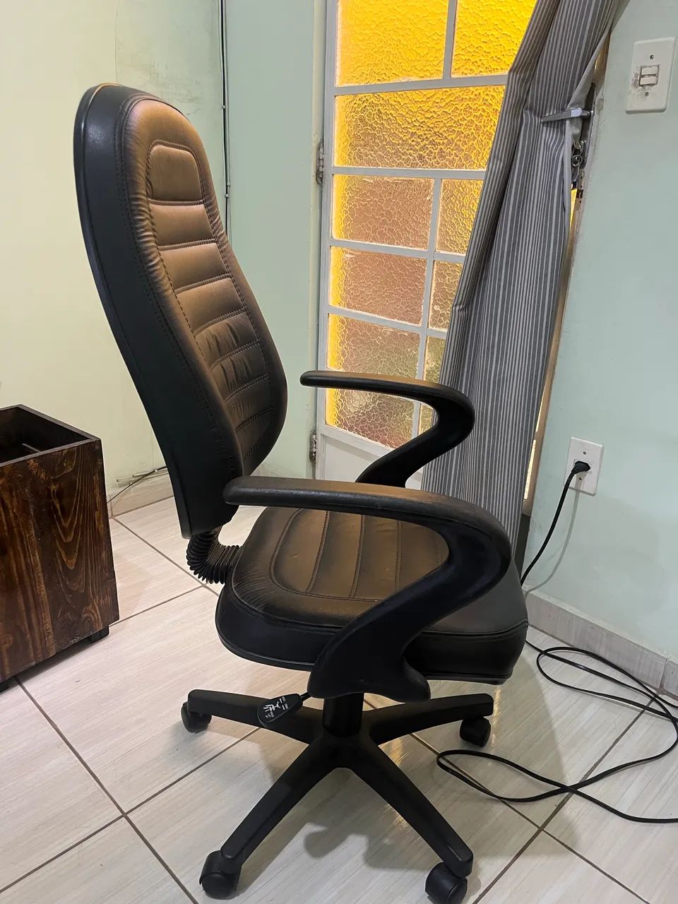 CADEIRA COURO  - Foto 4
