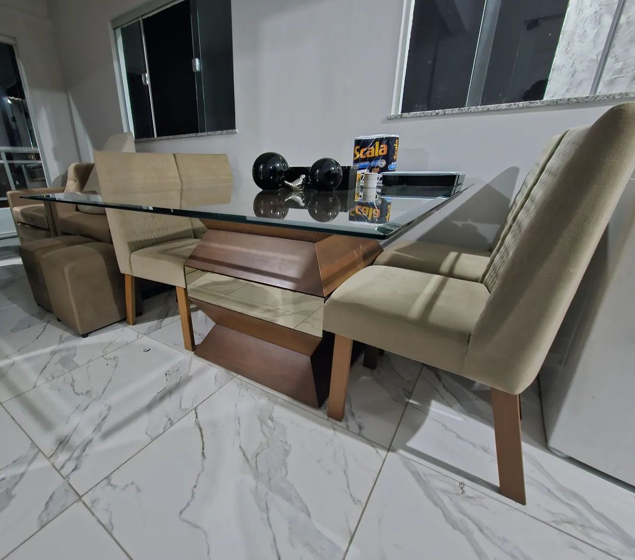 Mesa de vidro com 4 cadeiras - Foto 3