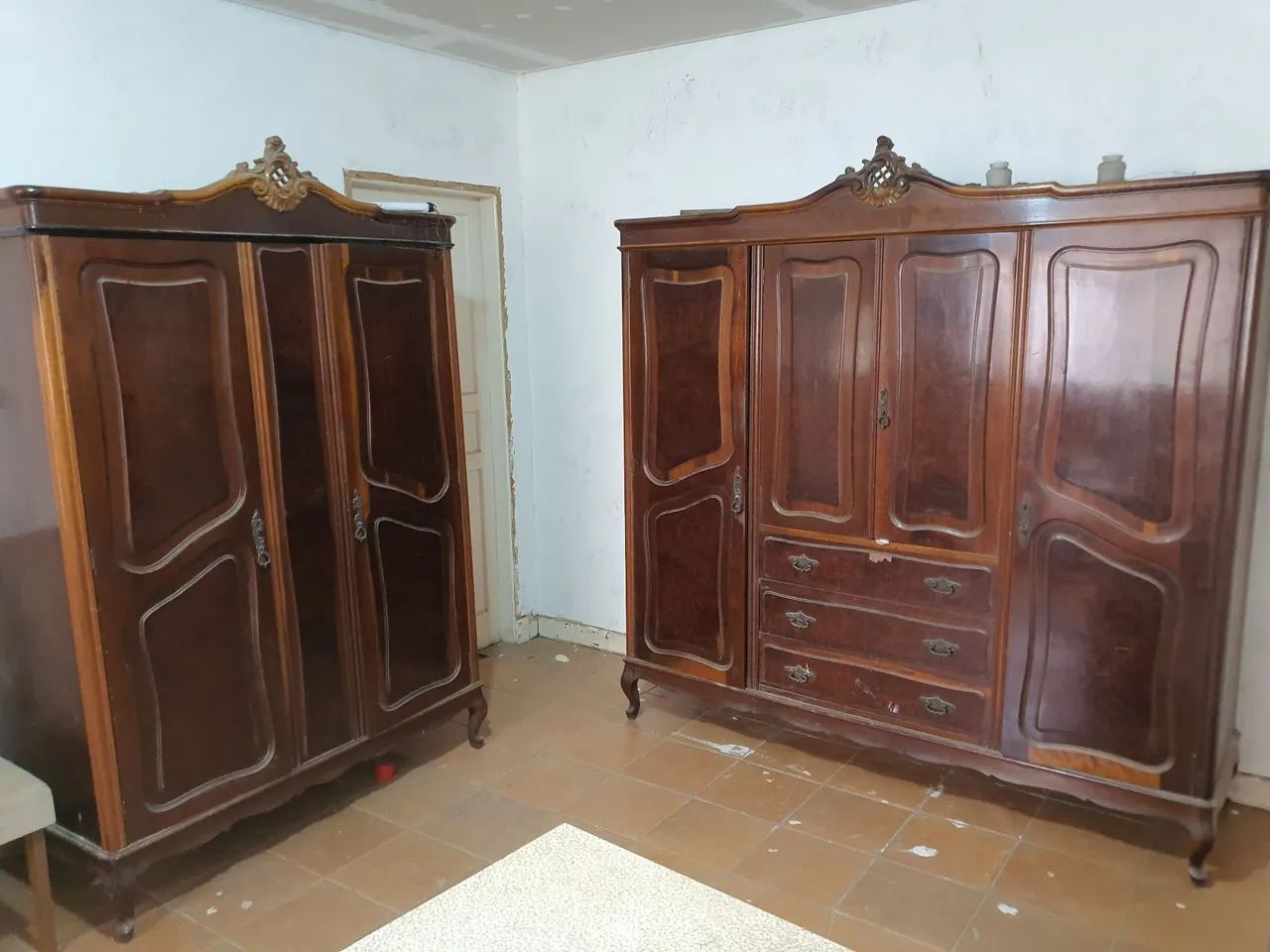Guarda roupa antigo 