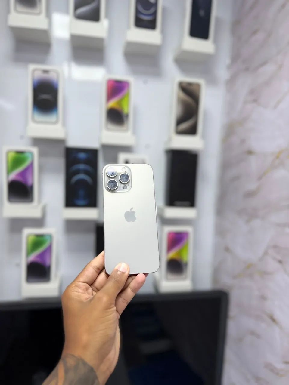 IPHONE 15 PRO MAX  - 256GB NATURAL ?4.699 - Foto 2