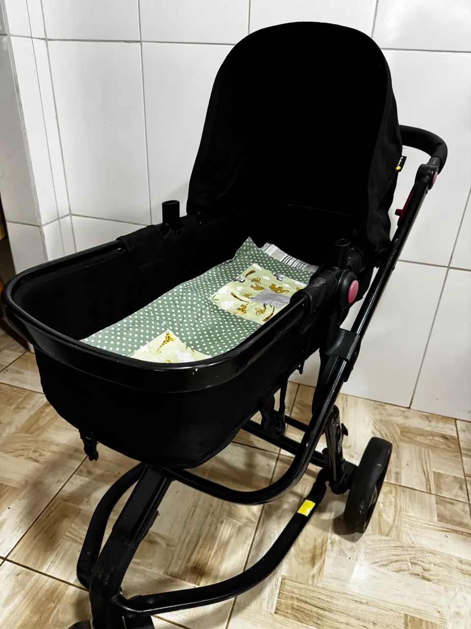 Vendo carrinho de bebê Moisés Anápolis 