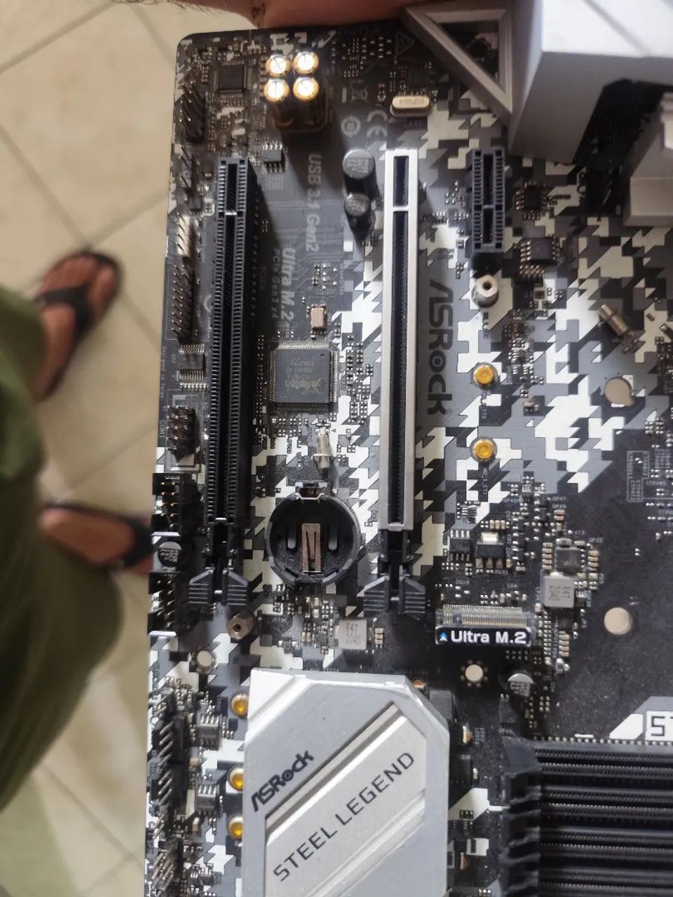 Placa mãe B450m steel legends COM DEFEITO