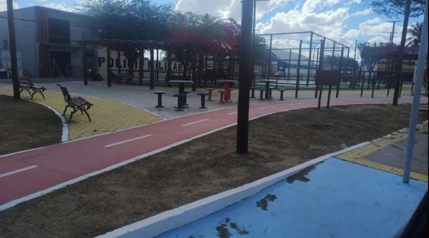IMóVEL CENTRO da CIDADE de SANTALUZ BA - Residencial e Comercial - Foto 4