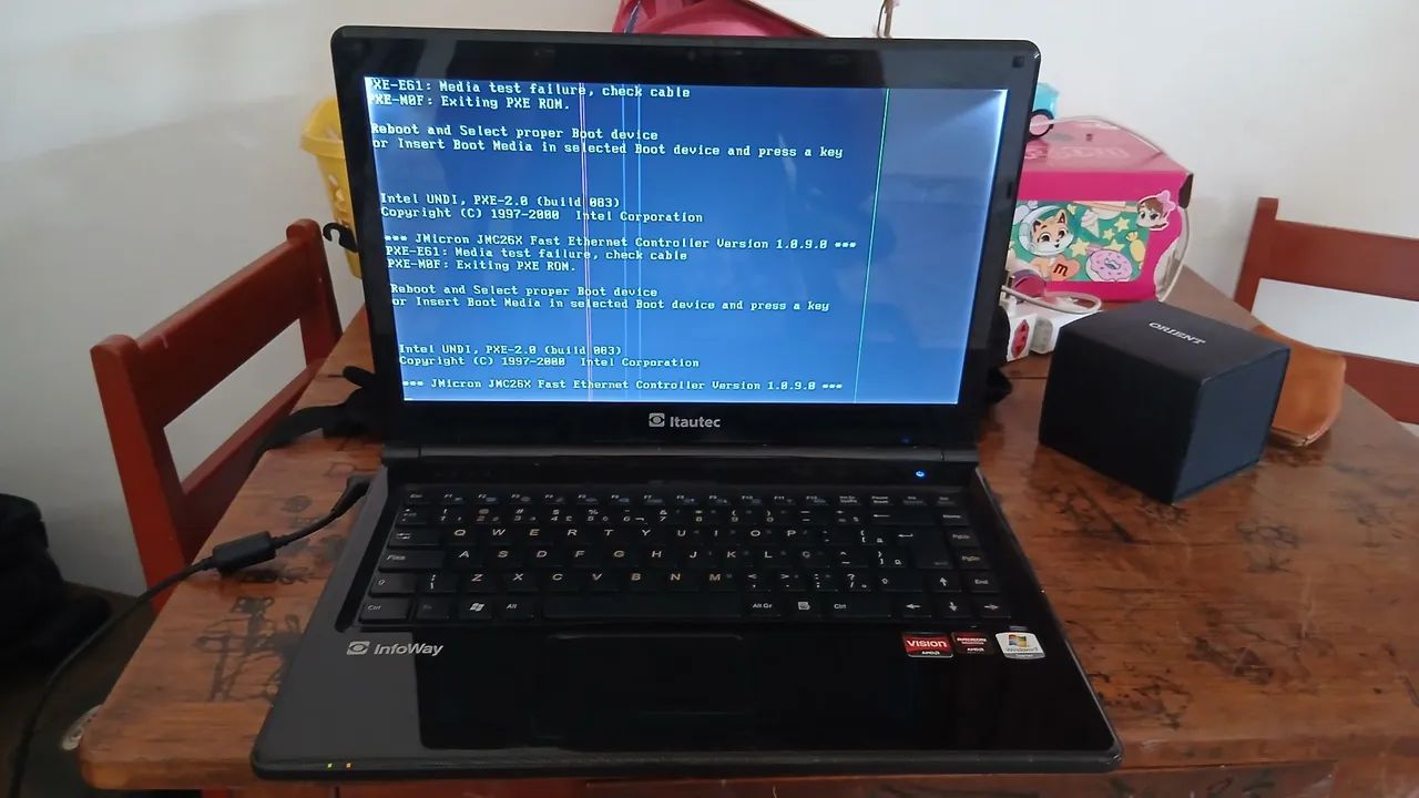 Vendo notebooks para retirada de peças 