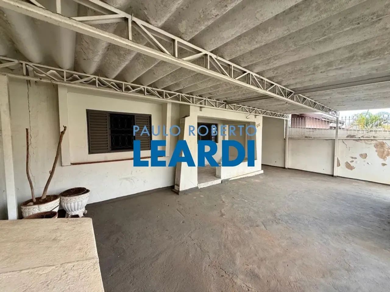 CASA ASSOBRADADA - VILA NOVA VALINHOS - SP