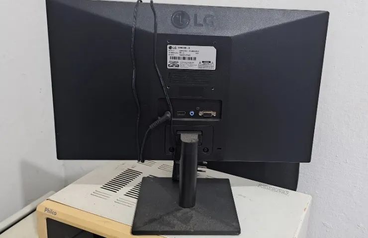 Monitor LG 19"  - Foto 2