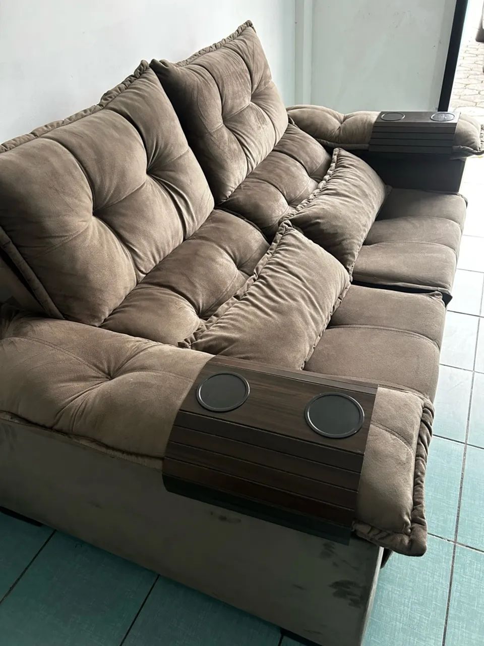 Sofá retrátil e reclinável em veludo impecável entregamos  - Foto 5