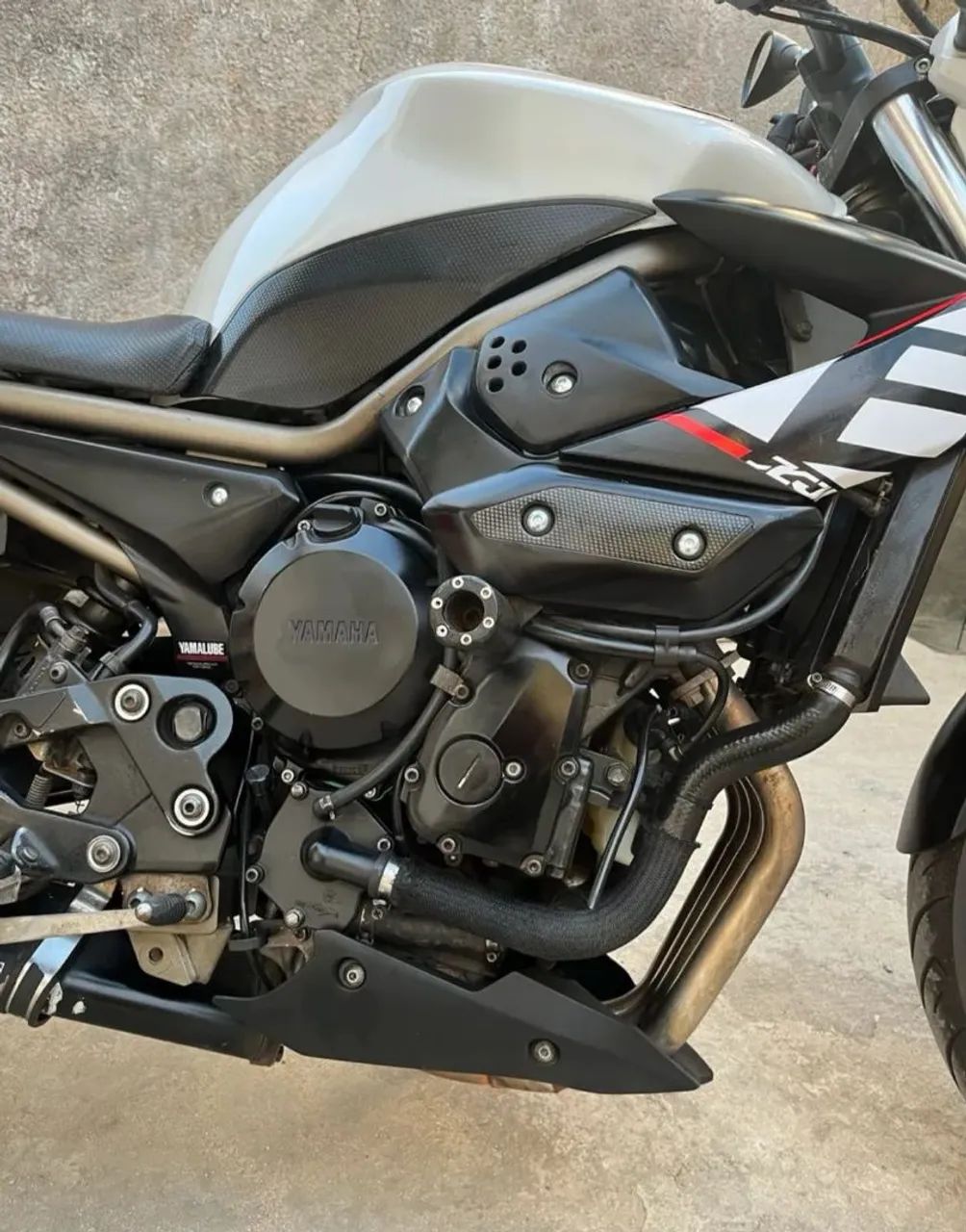 YAMAHA XJ6 - Foto 3