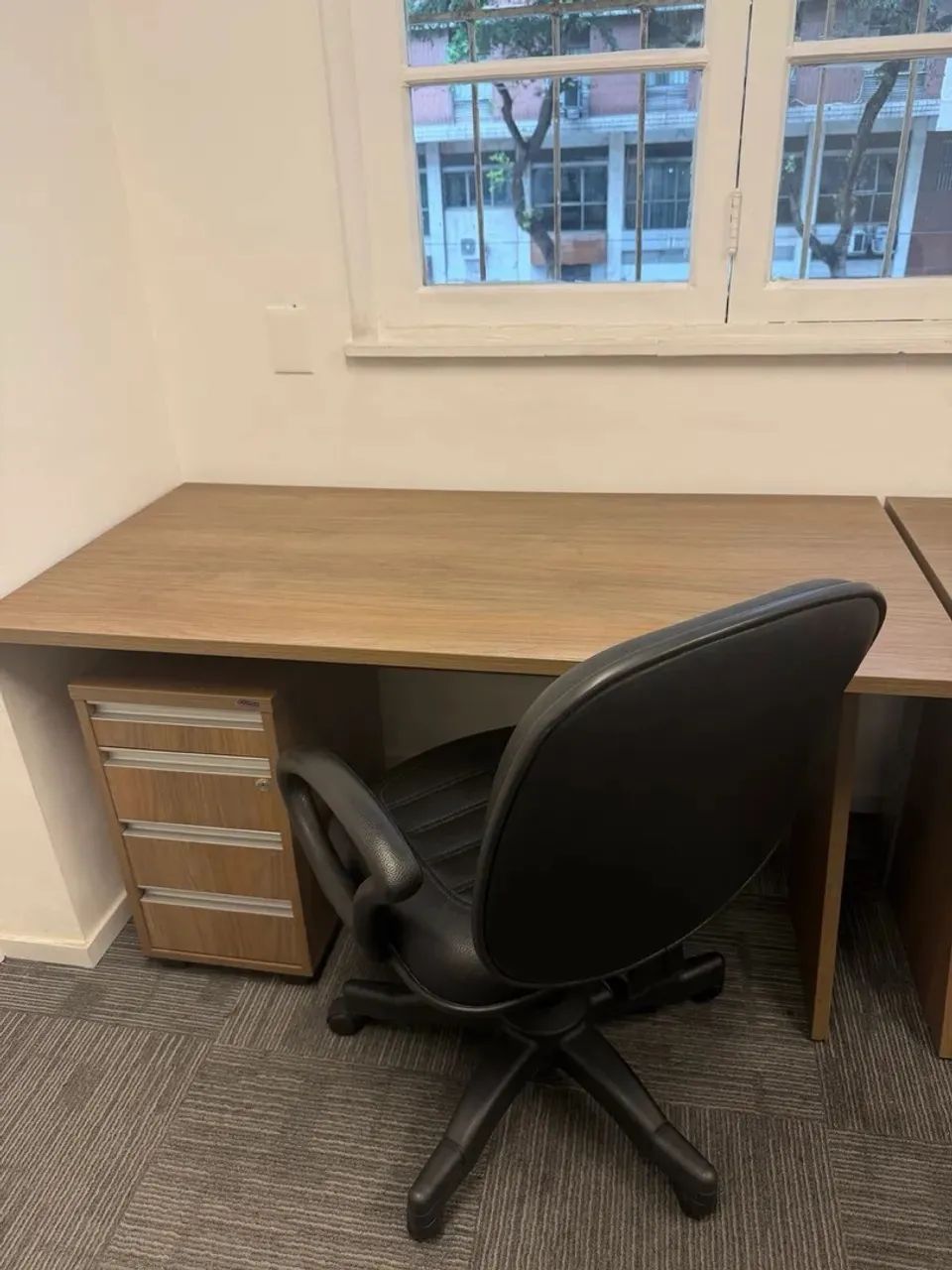 Mesa escritório com cadeira 