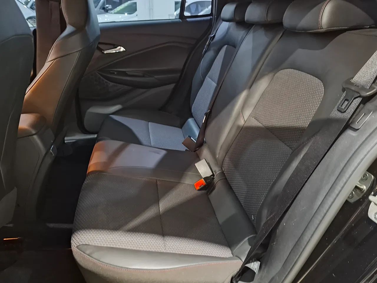 Chevrolet Onix RS 1.0 TB 12V Flex Aut. 4P, foto 3 de 10