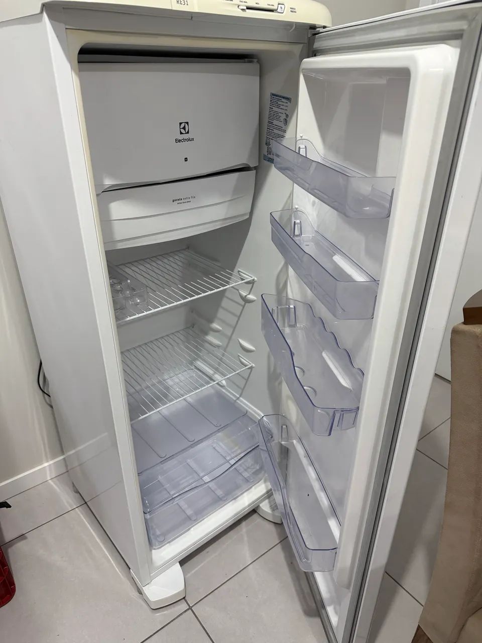 Geladeira Electrolux RE31  - Foto 4