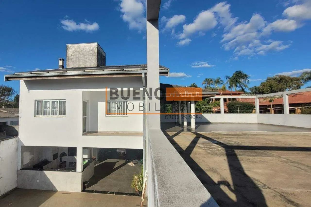 Casa com 4 dormitórios, 3 suítes, piscina aquecida e apartamento independente - Foto 2