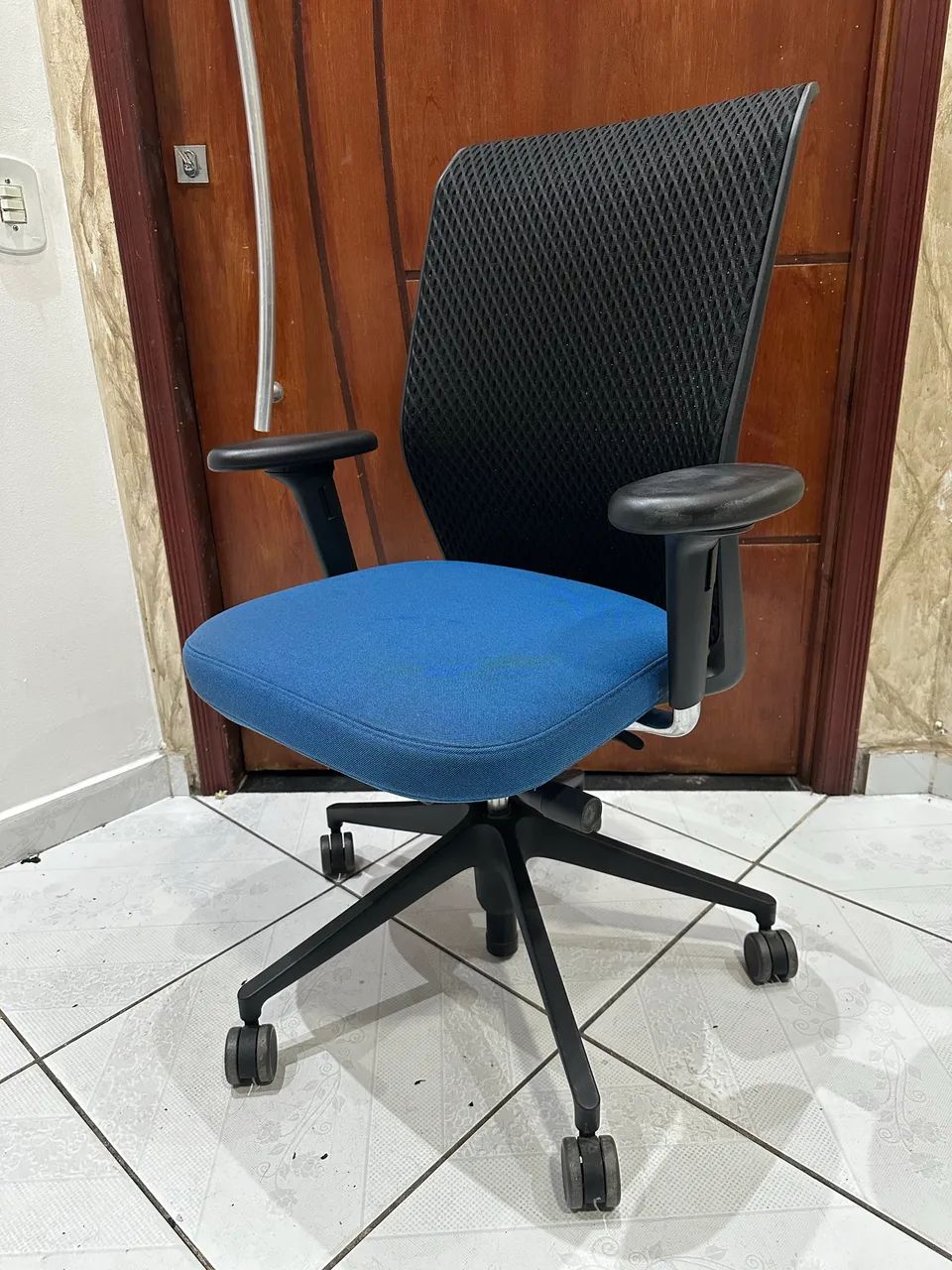 Cadeira de escritório vitra completa 