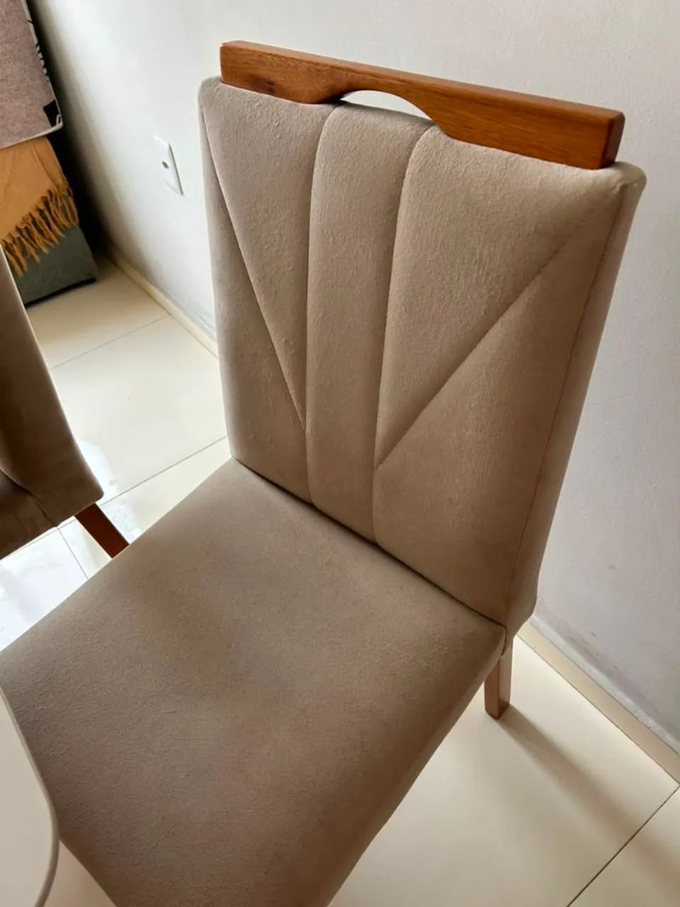 Conjunto de mesa com 4 cadeiras  - Foto 4