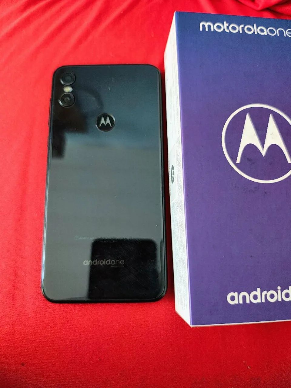 Motorola One 64gb, sem marcas de uso e com caixa