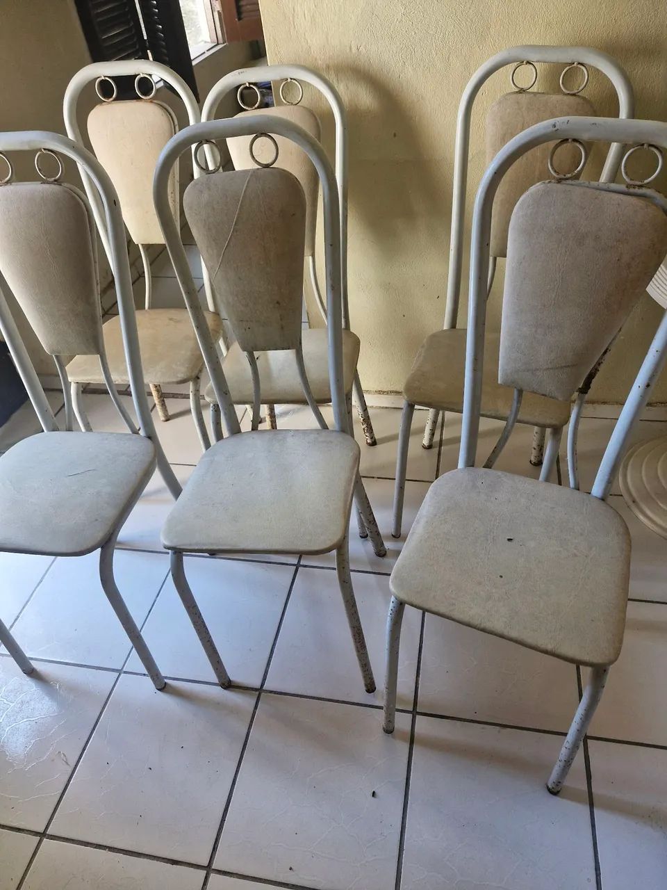 Vendo  6 cadeiras de ferro usadas tubular  - Foto 3