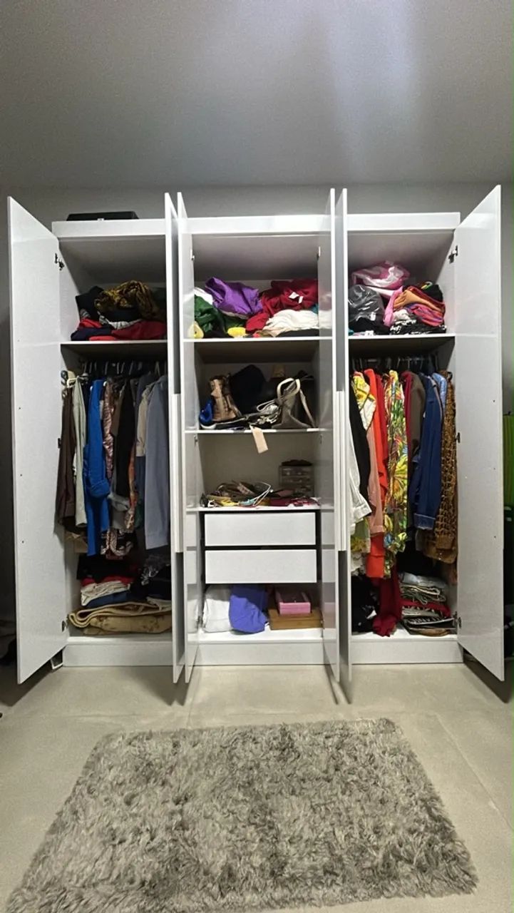 VENDO GUARDA ROUPA, HACK E TAPETE SEMINOVOS - Foto 4
