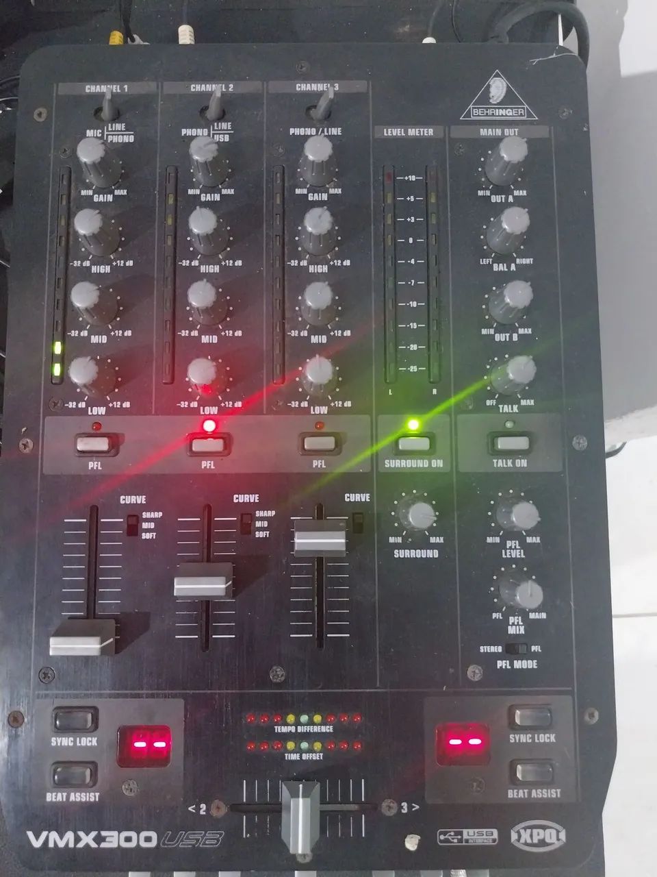 Mixer Behringer VMX 300 