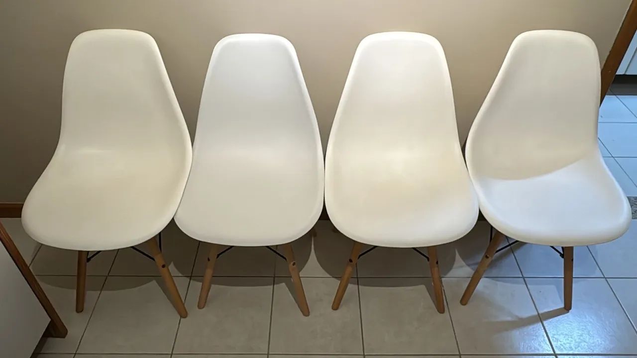 Cadeira Eames 