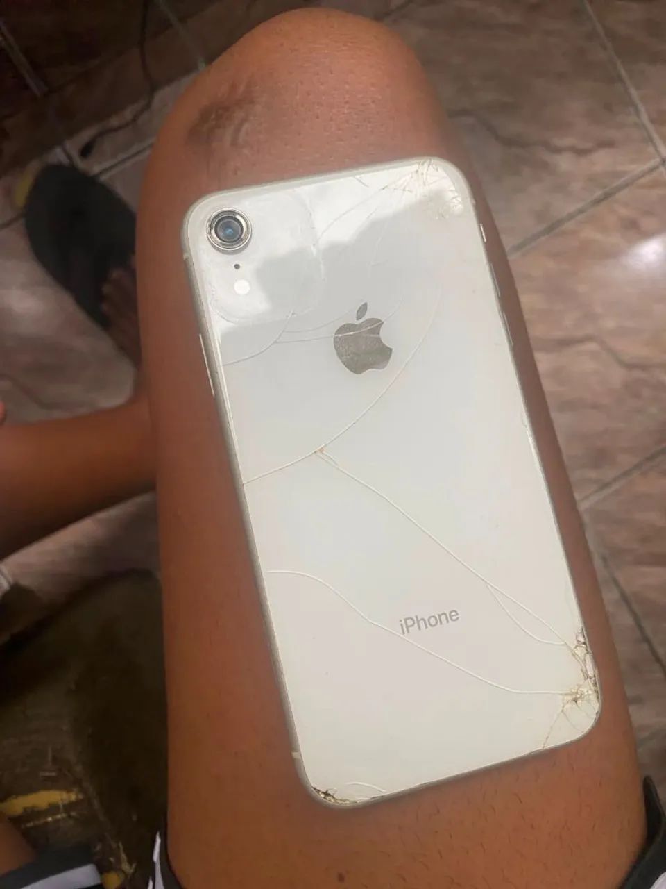 VENDO OU TROCO IPHONE XR - Foto 2