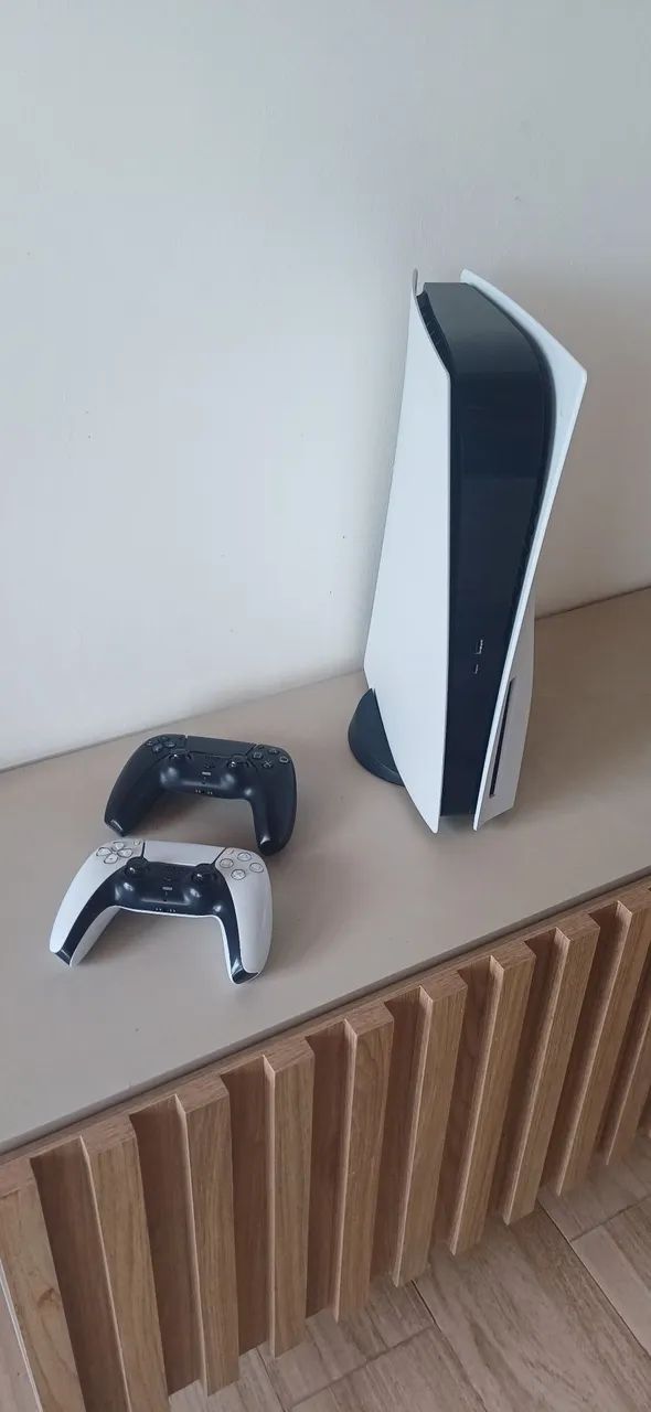 PS5 + 2 CONTROLES + 8 JOGOS