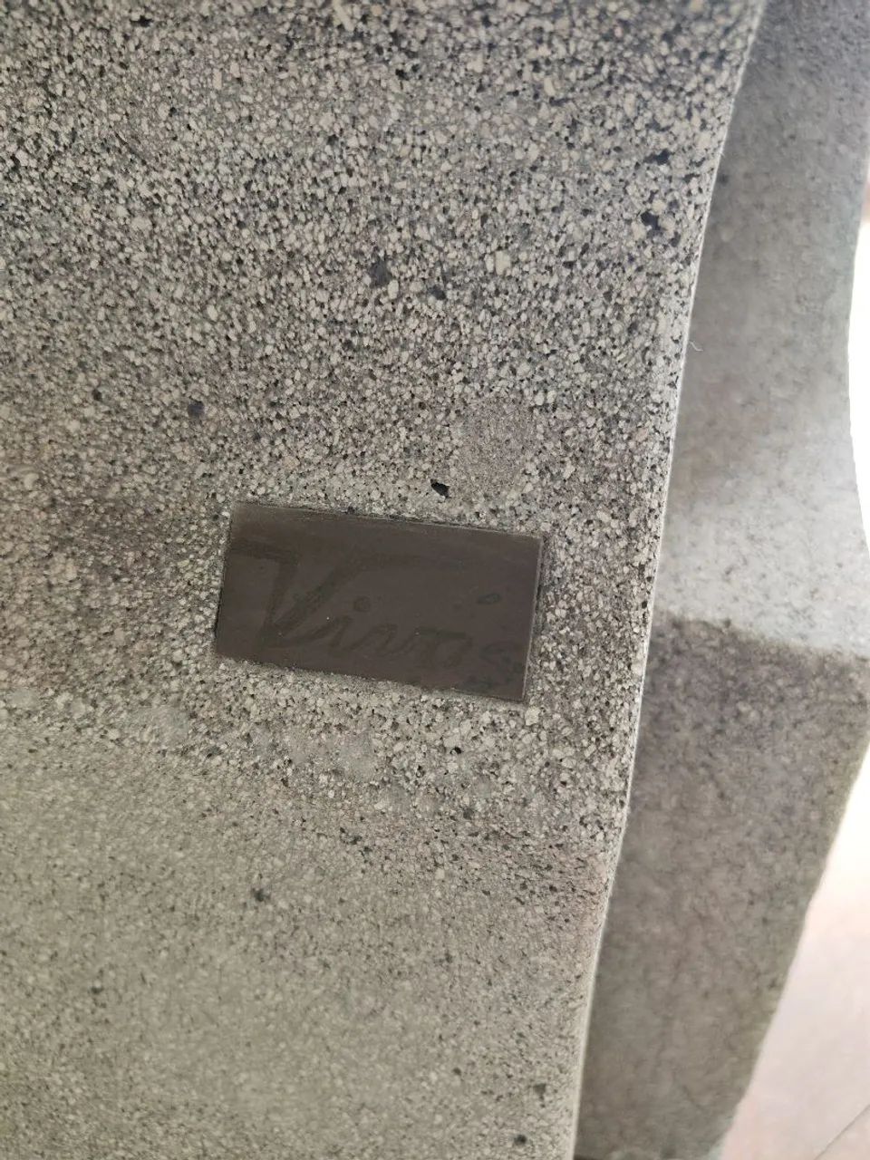 Mesa jantar base pedra com vidro obra arte  - Foto 4