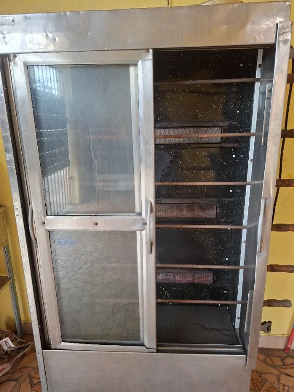 Máquina de assar frango