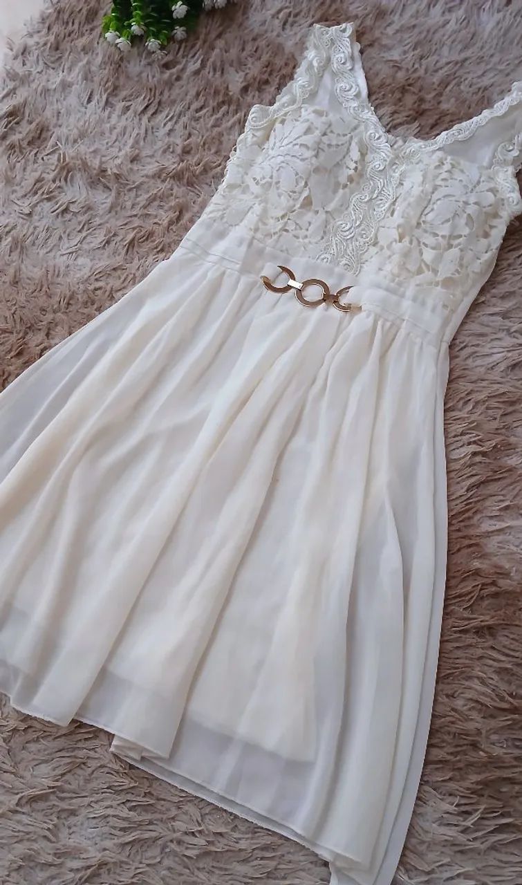VESTIDO USADO 1 VEZ - Foto 2