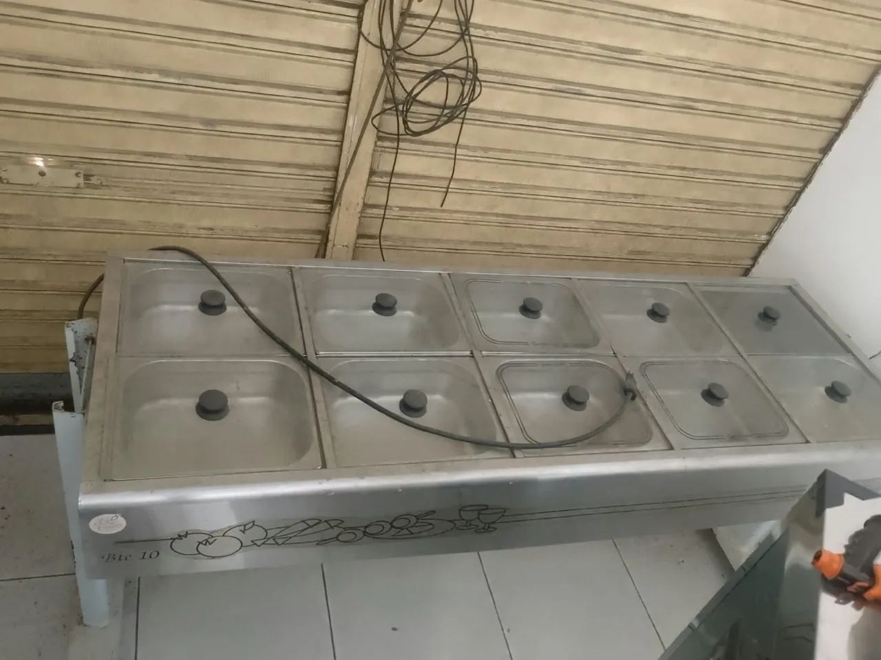 Buffet com 10 Cubas inox e tampas de vidro. - Foto 2