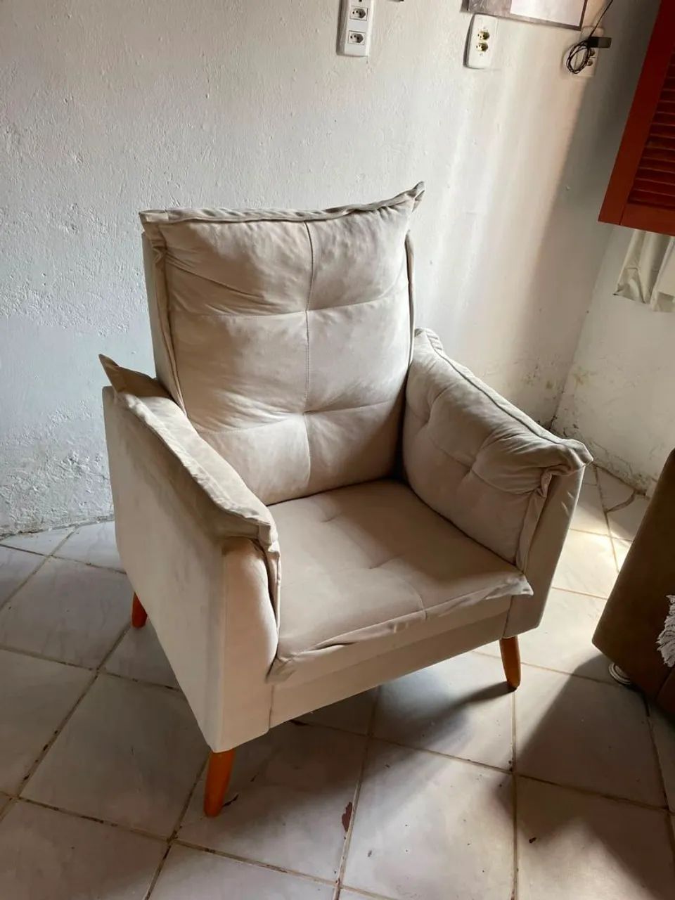 Vendo poltrona com banqueta - Foto 3