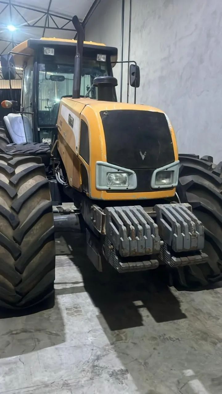 Trator Valtra BH 185