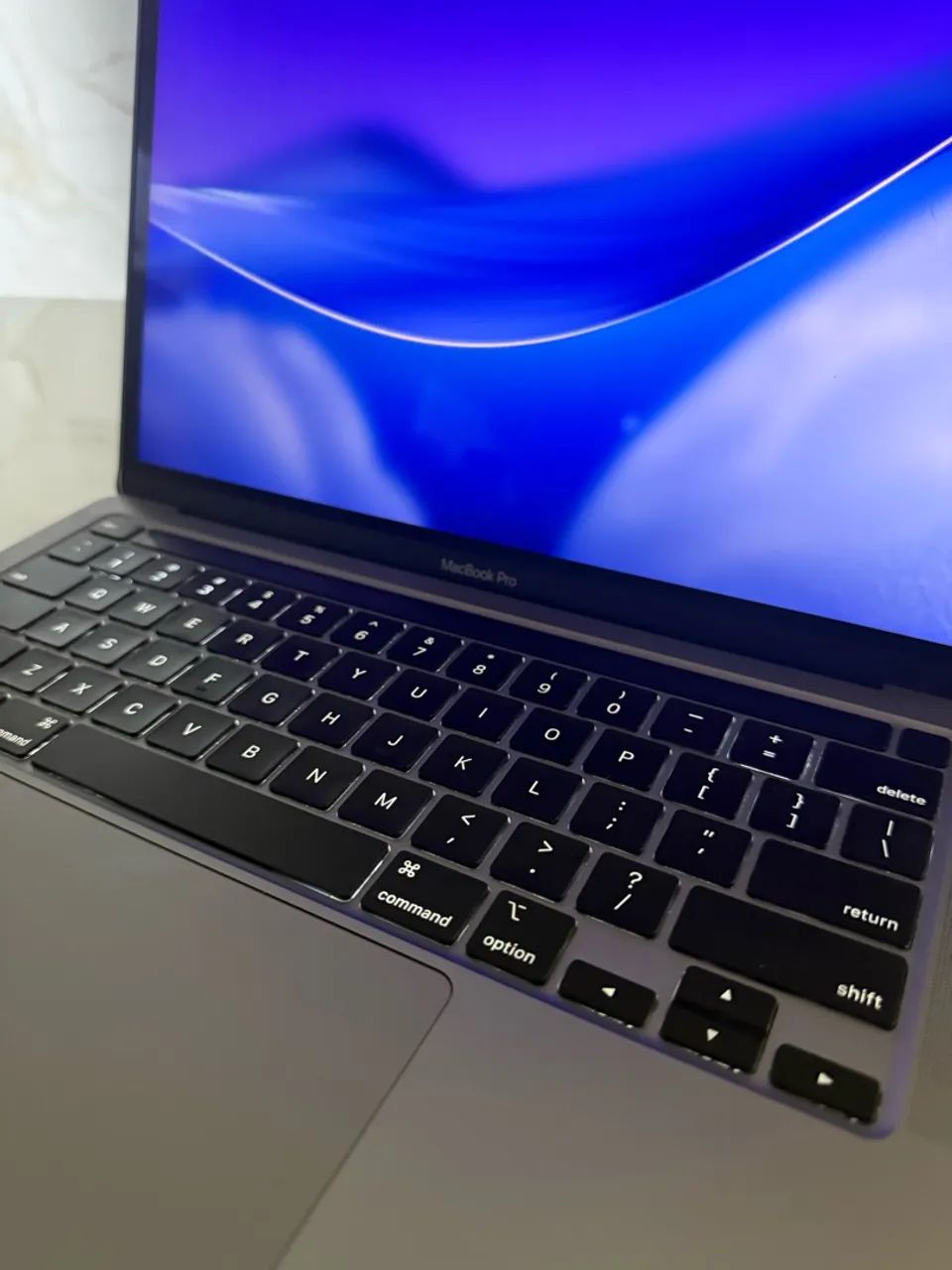 MACBOOK Pro M2 / 2022 / 8GB/256GB (Com touchbar) - EXCELENTE
