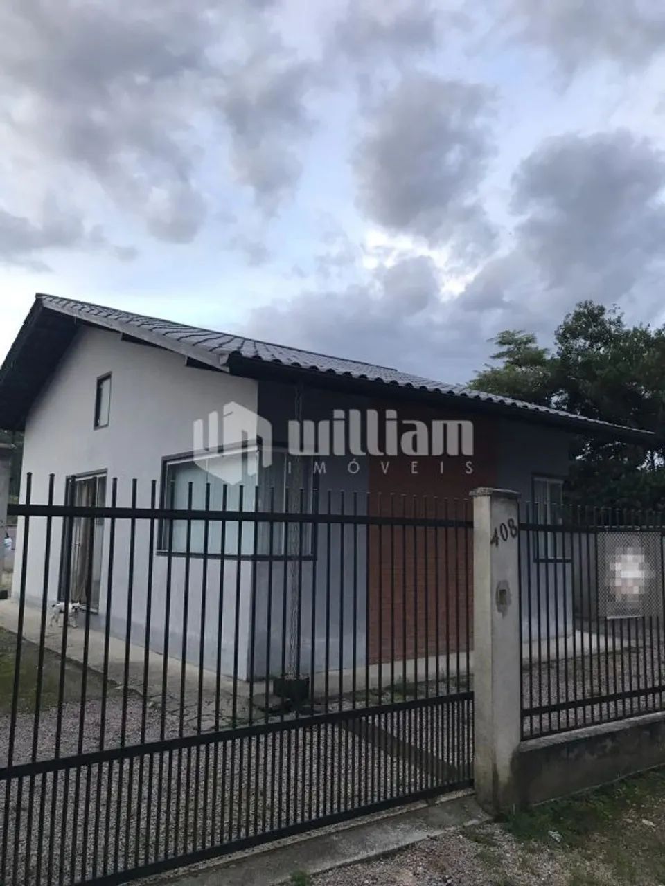 CASA COM 2 QUARTOS E QUINTAL NO BAIRRO VOLTA GRANDE