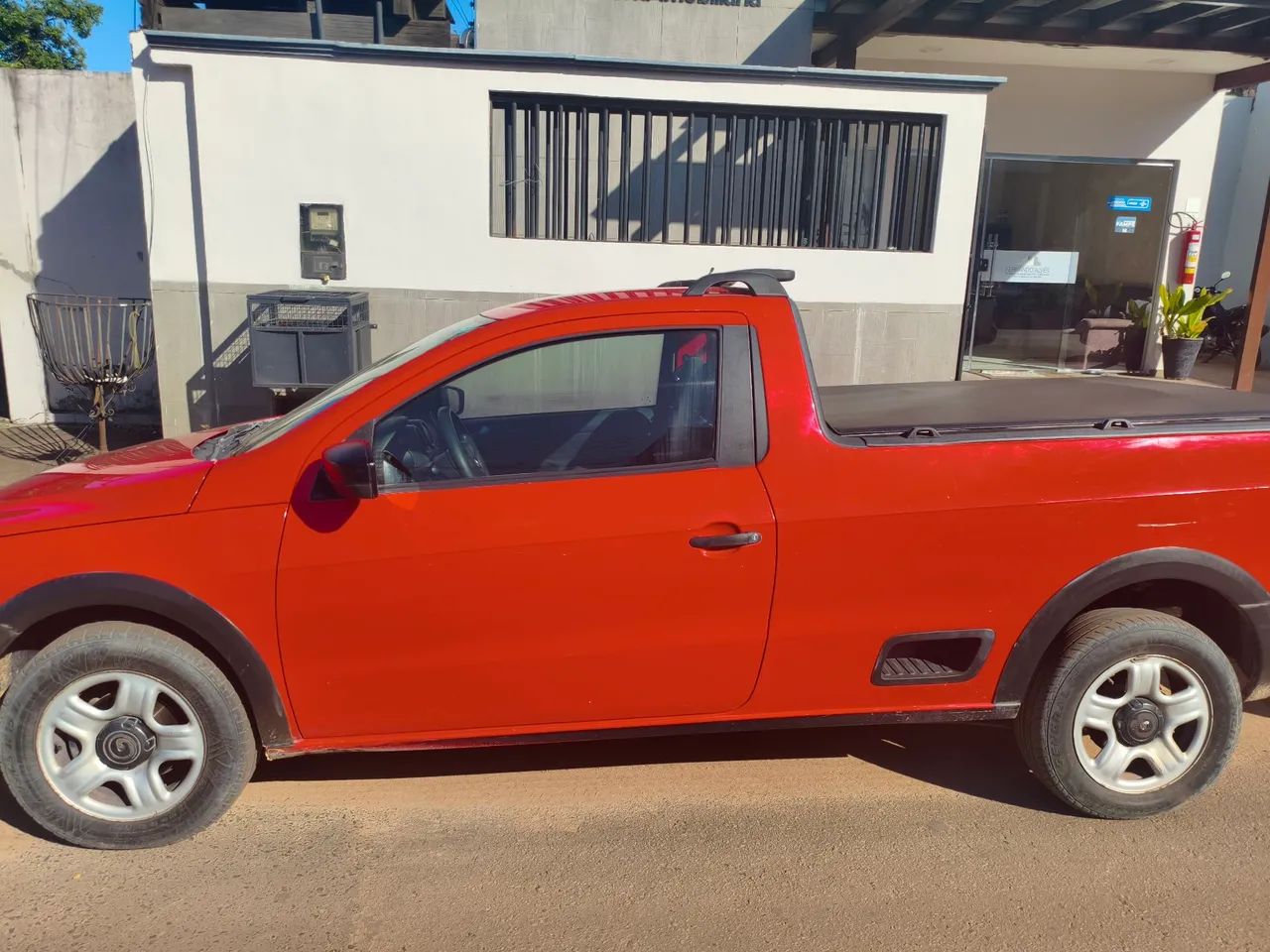 Volkswagen Saveiro Trendline 1.6 T.flex 8V 2016 - Foto 2