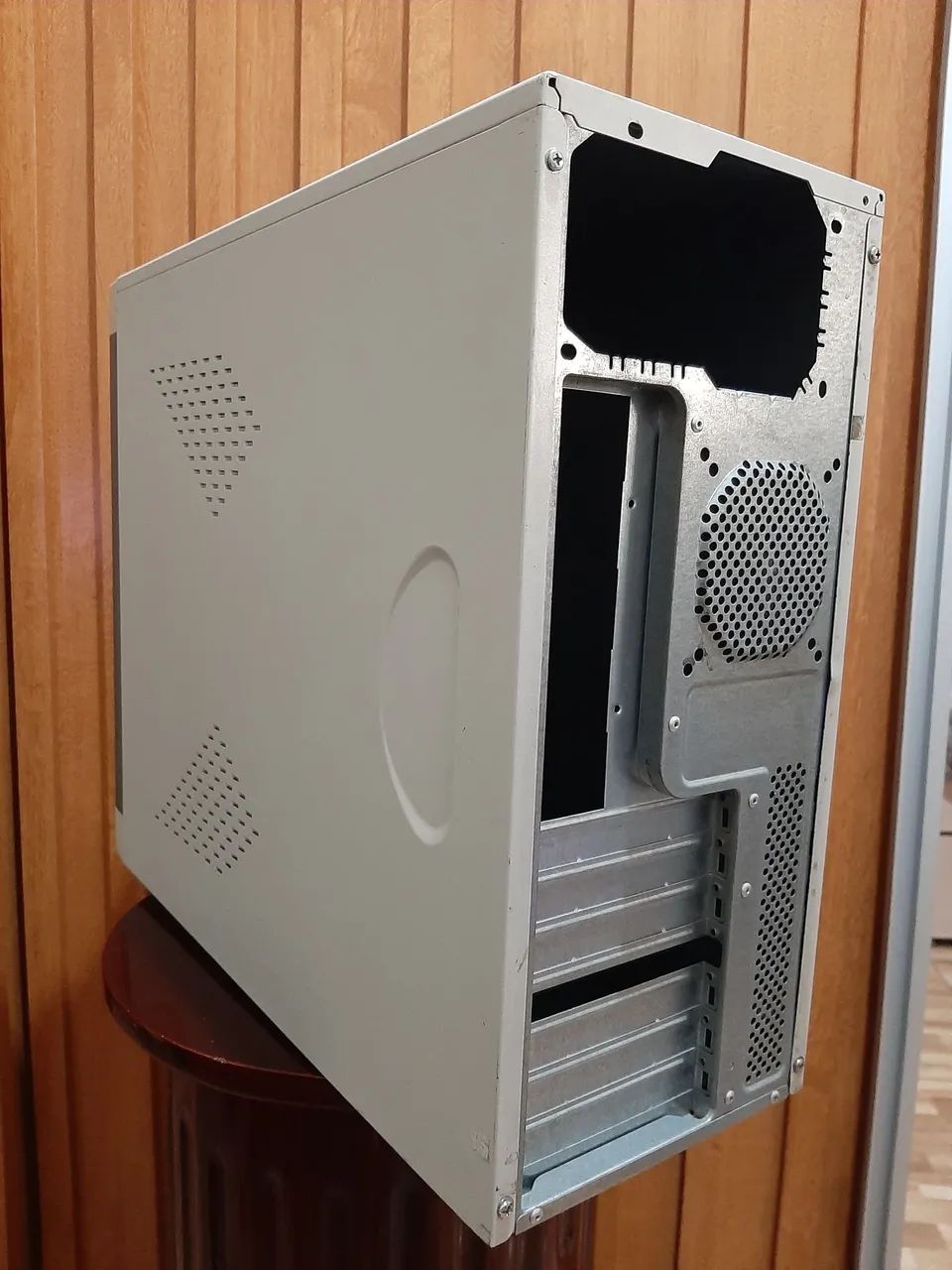 Gabinete Retrô Bege Branco PC Sleeper Clássico ATX - Foto 3