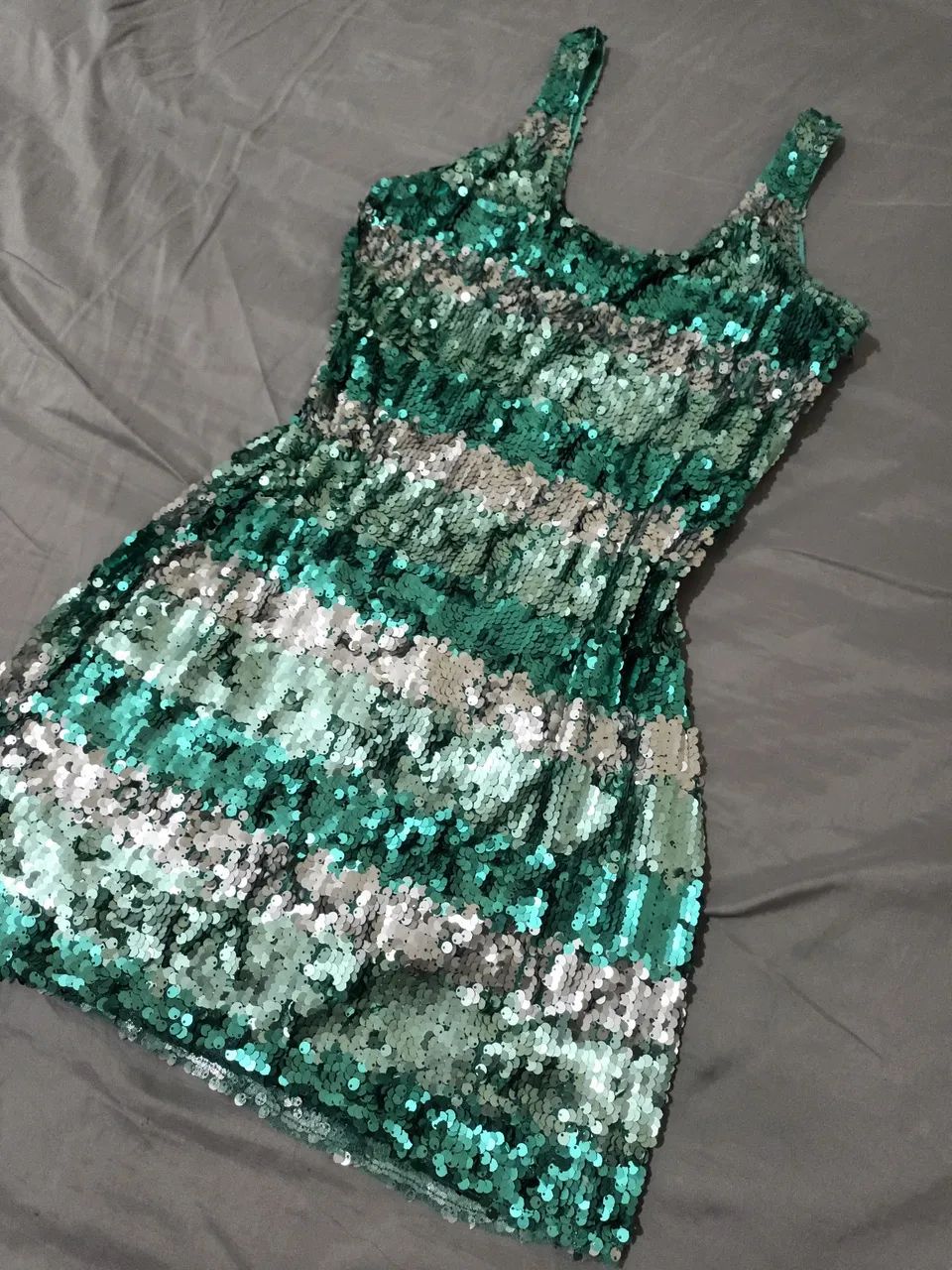 Vestidos e macacão brilho TAM 42 - Foto 4