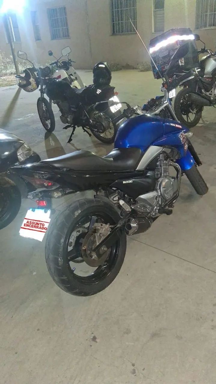 Troco em moto custom ! 