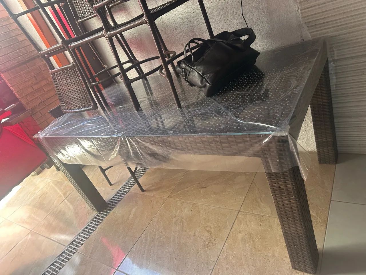 Mesa de fibra retangular c/ 6 cadeiras -excelente estado - Foto 2