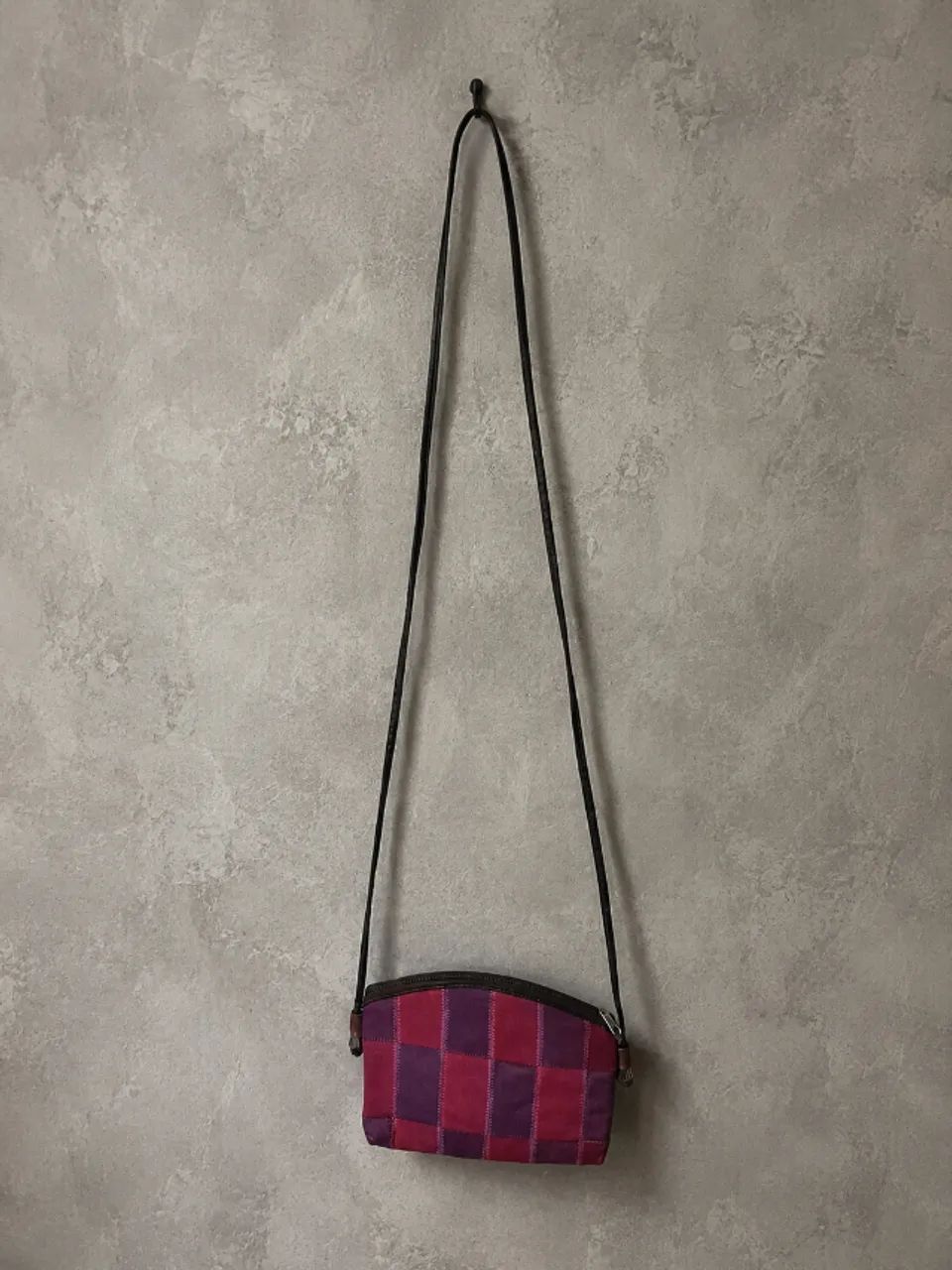 Bolsa Transversal de Couro Patchwork Vintage - Foto 2
