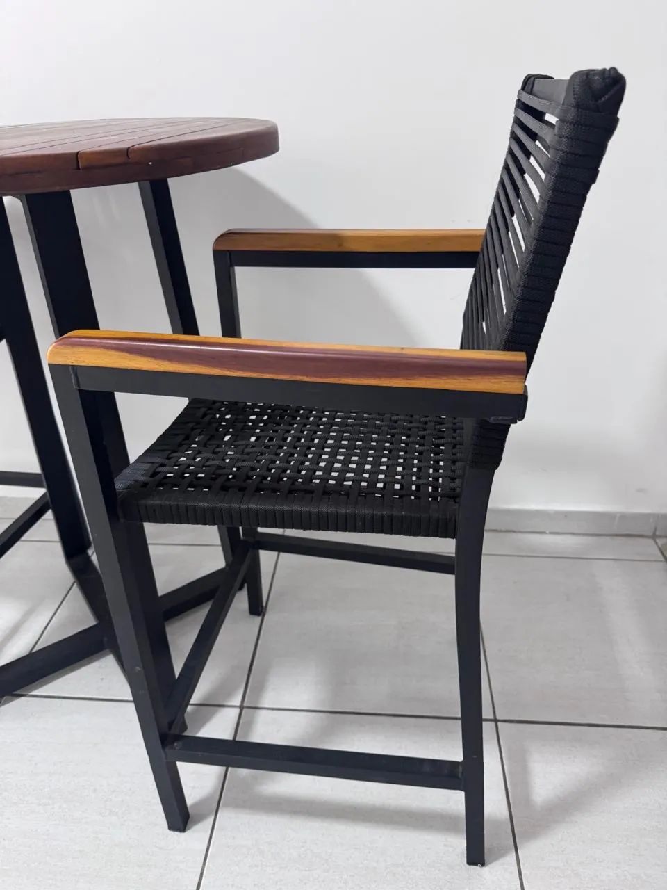 Vendo conjunto de mesa com banquetas altas  - Foto 3