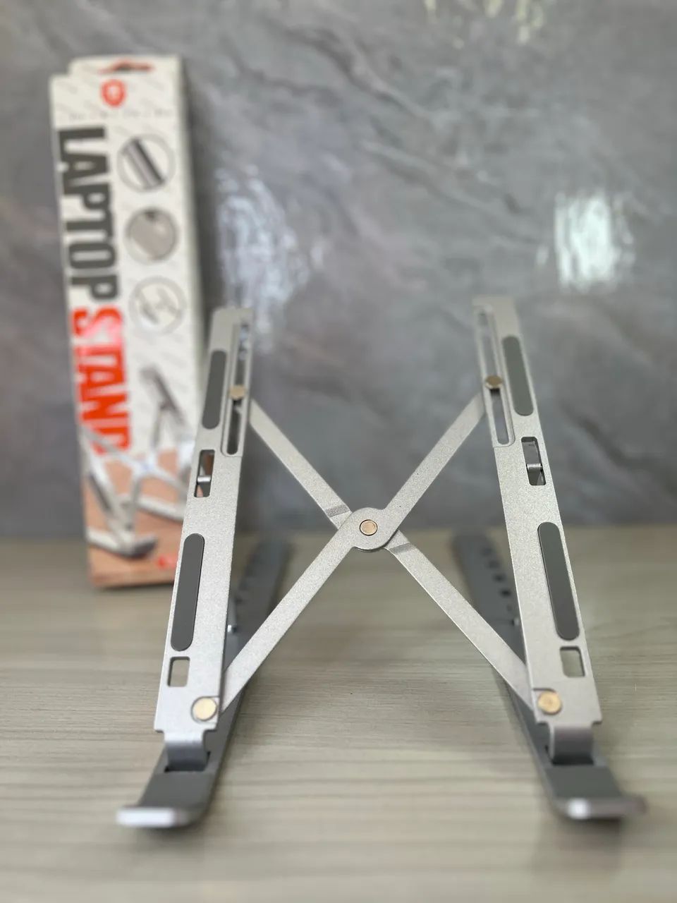 Suporte Notebook e tablet de metal - ENTREGA A DOMICÍLIO 