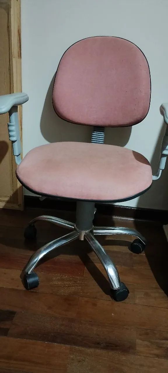 Cadeira rosa  - Foto 3