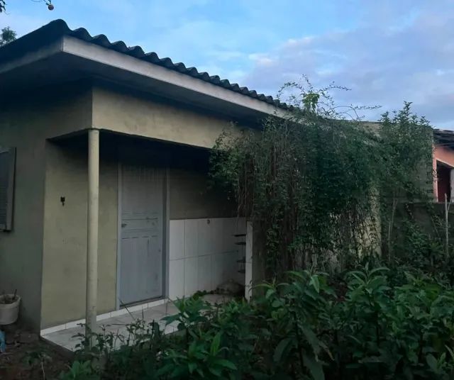 Casa + Edicula  espaçosa com varios quartos e banheiros + Garagem - Foto 2