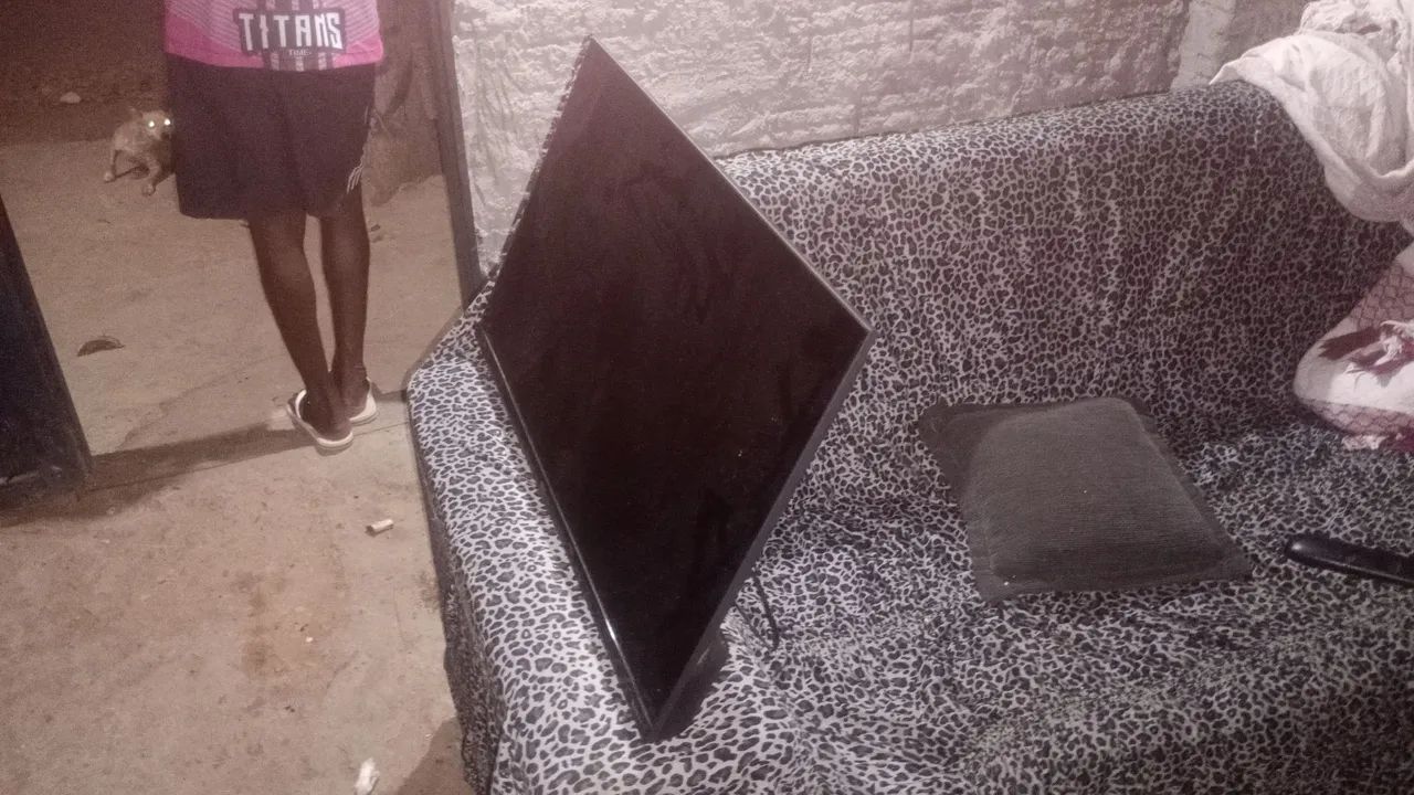 Vendo Tv 32 Polegadas Led/HDMI  - Foto 5