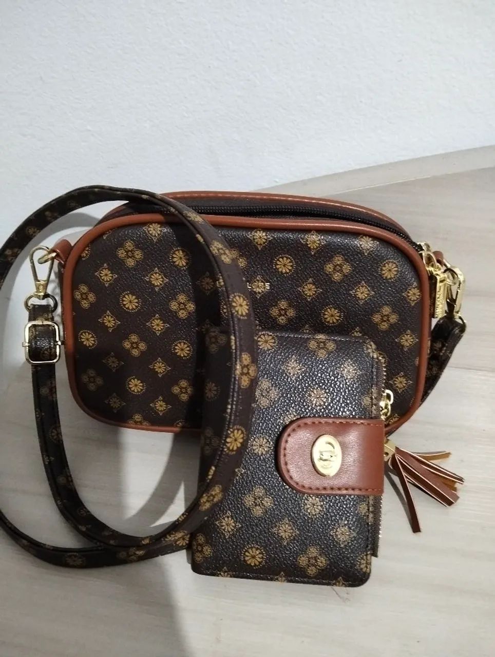 Bolsa transversal com carteira 
