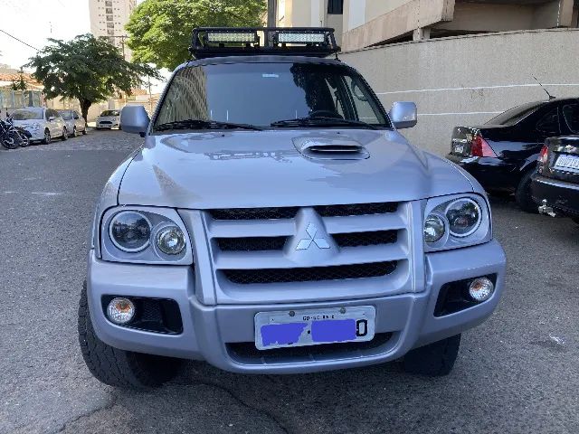 Mitsubishi Pajero Pajero Sport HPE 2.5 4x4 Diesel Aut. 2010