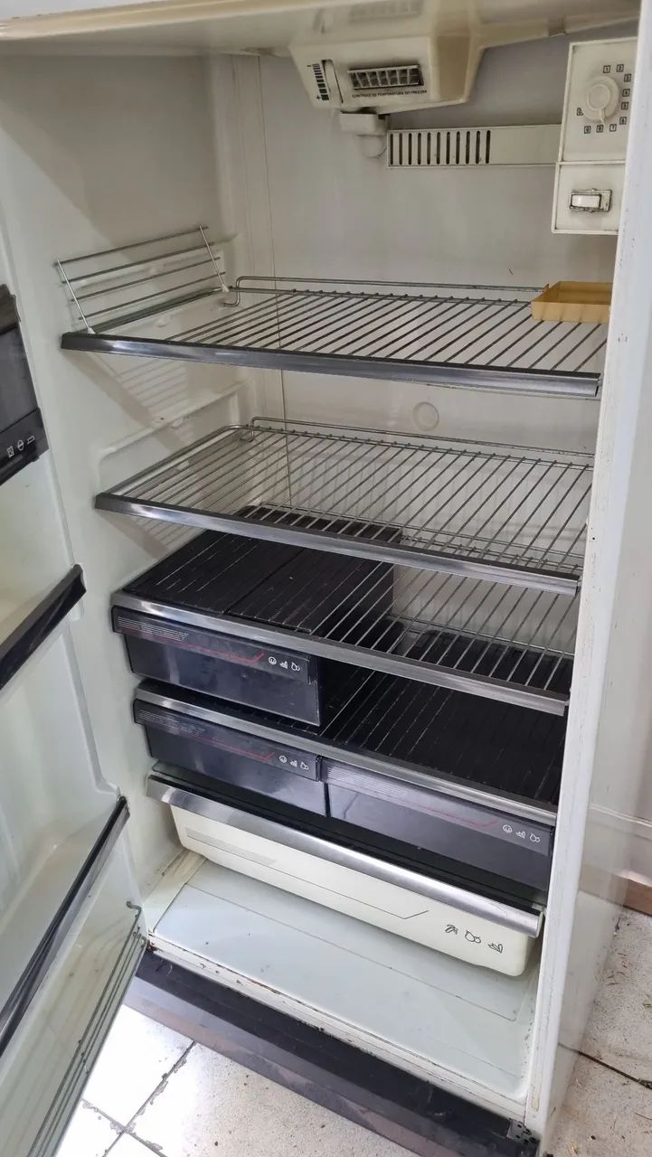 Geladeira Bratemp  - Foto 4
