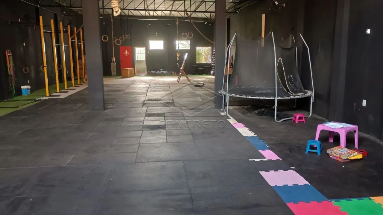 GALPÃO 300M² - PRÓXIMO AO CENTRO DA CIDADE