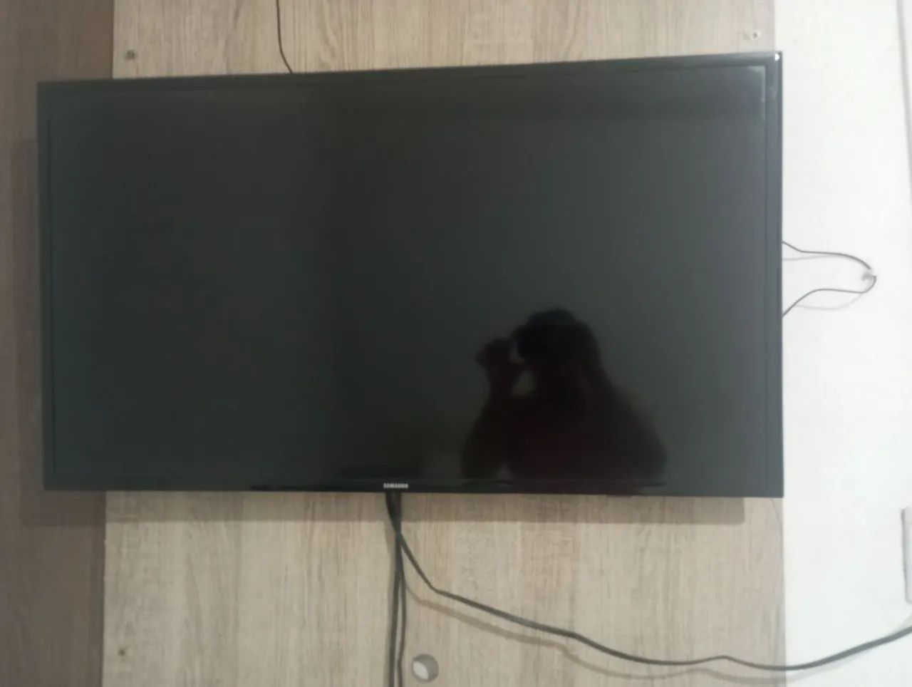 Vende se televisão 